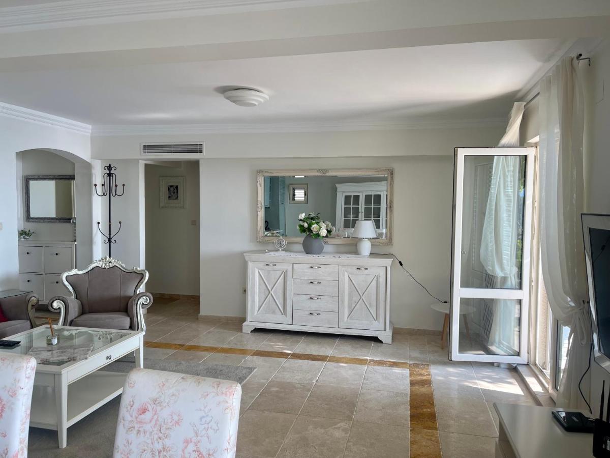 Apartments St Stefan Свети Стефан Екстериор снимка