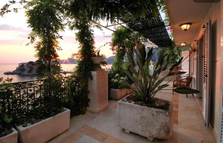 Apartments St Stefan Свети Стефан Екстериор снимка